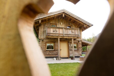 Blick auf das Chalet mit Sonnenterrasse